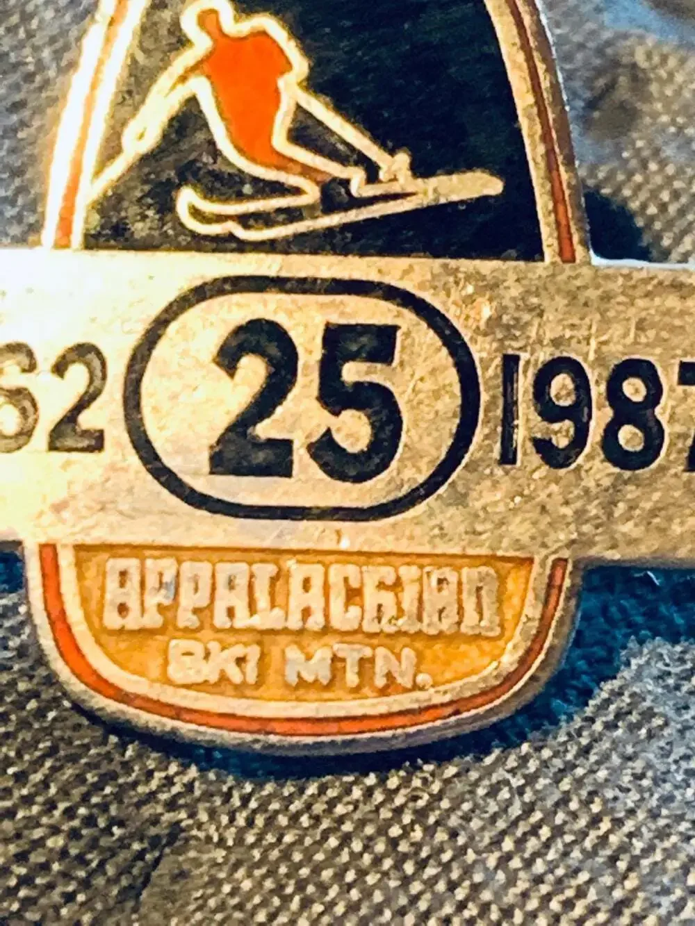Appalachian 25 Anniversary Ski club 62-87 pin